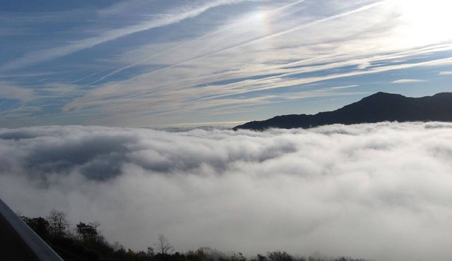 TOP FLOOR SugarTop Condo! Grandfather Mtn Sunrises! Indoor Pool & 2 Hot Tubs