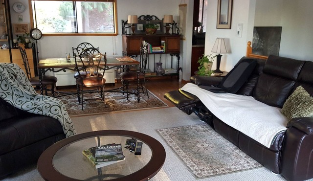 Top Floor Suite in Craftsman House with Lake Views