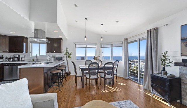 Top Floor Unit with Panoramic Views Steps to the beach with 3 Parking Spots!
