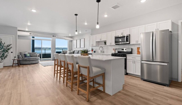 Top floor unit with huge patio overlooking Lake Pepin - Unit 304