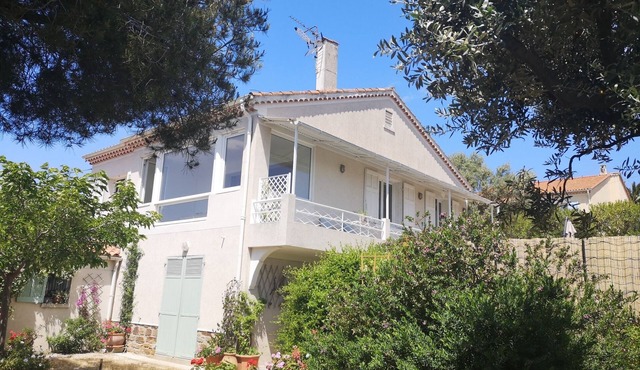 TOP FLOOR VILLA WITH PRIVATE GARDEN+PRIVATE POOL (EXCLUSIVE ACCESS)