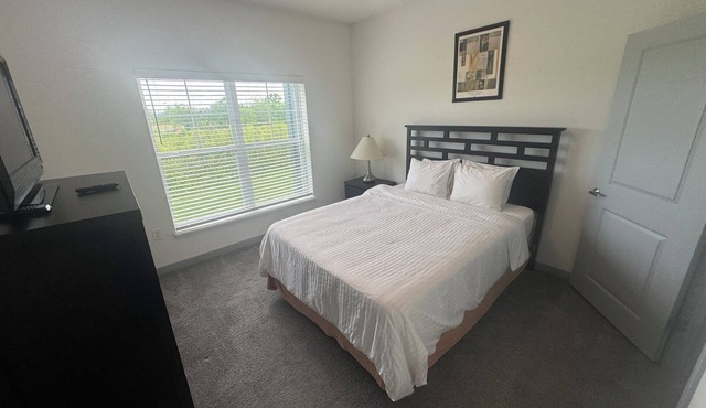 Top floor w/balcony in Hillard/Dublin