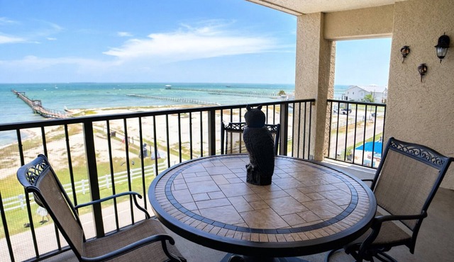 Top Floor Waterfront Condo Pier, Pool Pet Friendly