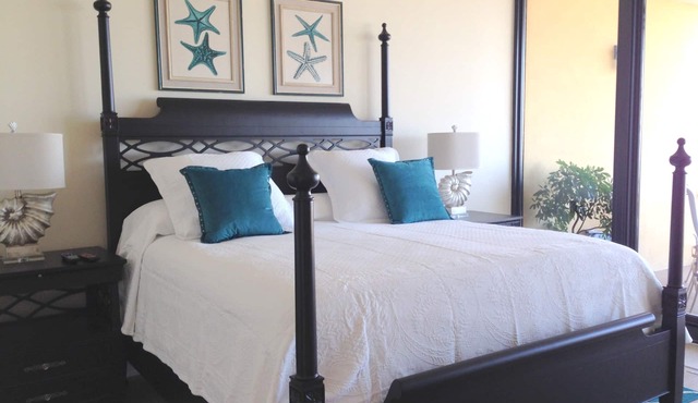 TOP FLOOR with PENTHOUSE views! BEACHFRONT- 2 BDRM-2 BATH, 2 POOLS and HOT TUB!