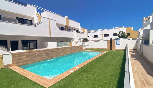 Top location! Stylish & sunny corner apartment near beach, nature & conviviality