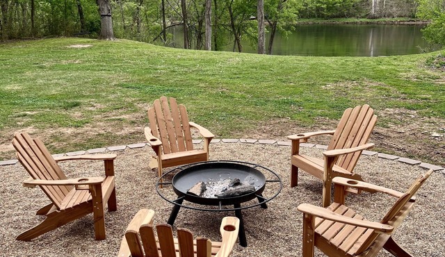 Top Location! 3D & Video Tour. Riverside 4/3 w/the best water access & privacy!