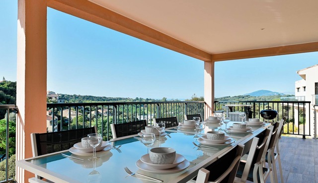 Top Location Elegant Villa with Pool and Parking