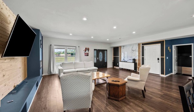 Top-Notch Columbus Retreat with on Demand Driver