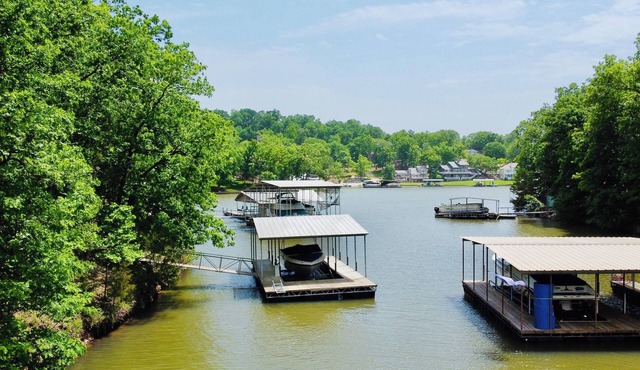 Top Notch Lake Retreat – Private, Peaceful, and Spacious Getaway