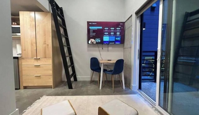 Top of First Hill Condotel Loft-King Bed