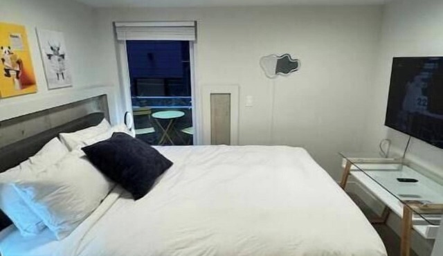 Top of the Hill-Condotel on First Hill