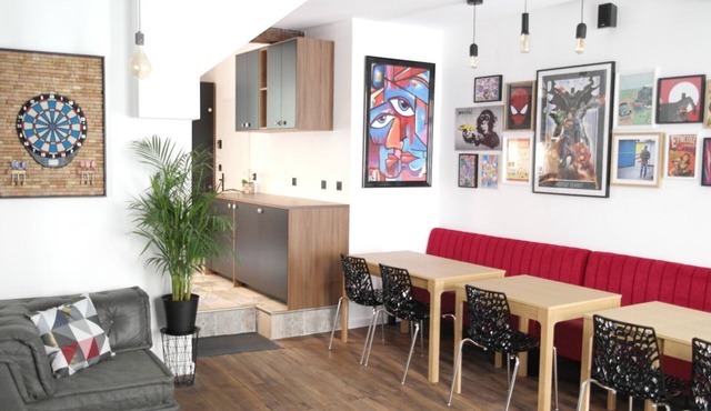 Top-of-the-range house in the heart of Poitiers for 10-14 people!