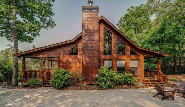 Top of the Woods to relax, enjoy and soak in the mountain view