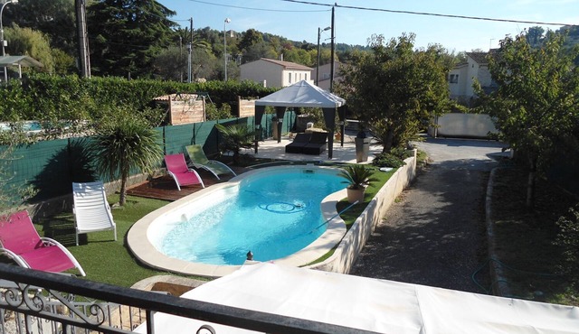 TOP OF VILLA WITH HEATED SWIMMING POOL IN THE GAUDE VILLAGE CLOSE CAGNES AND NICE