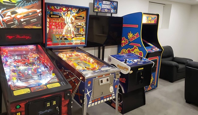 🏆 Top Pick Arcade Home 5BR Sleeps 14 with King Suite Central Location