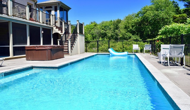 Top-Rated B & B on Ogunquit/Cape Neddick Town Line, Ogunquit Tourist Area