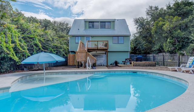 Top-Rated Beach Rental. Super clean & well-appointed. Private heated pool!