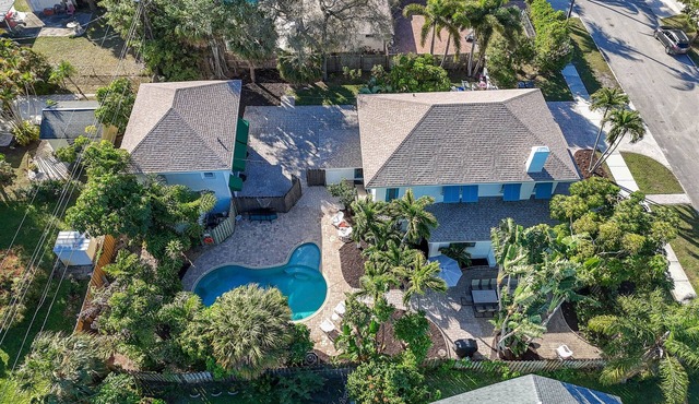 Top Rated Coastal Charm Family Estate | Sleeps 16!