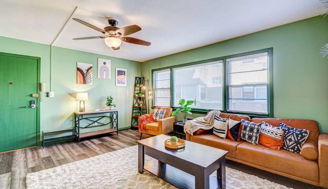 Top Rated Condo 65” TV Family-friendly 2BR