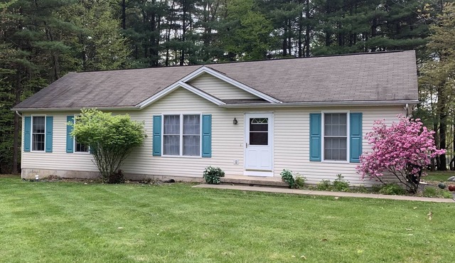 Top-rated cottage! Now booking 2026 getaways. Great for families & couples!