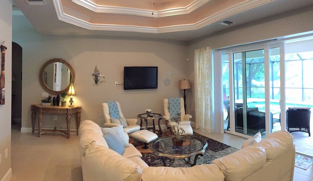 Top Rated Villa For Rent! Short Walk To Beach. Swimming Pool. Family-Friendly