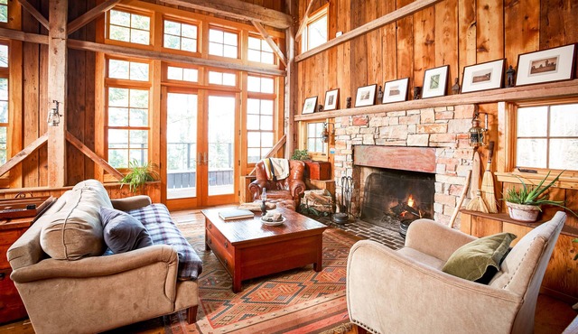 Top rental -MN Monthly Magazine. Sleeps 16. nCome make unforgettable memories. n