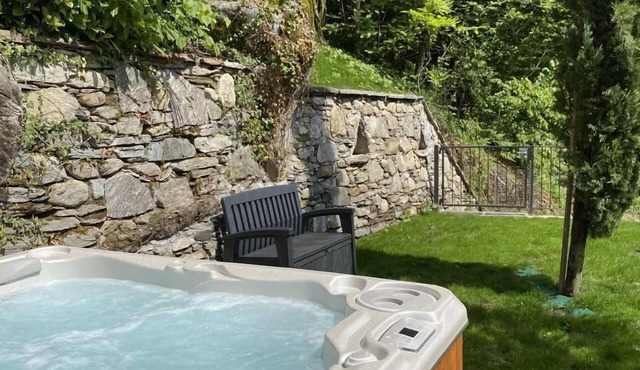 Top rustico with heated outdoor whirlpool and sauna