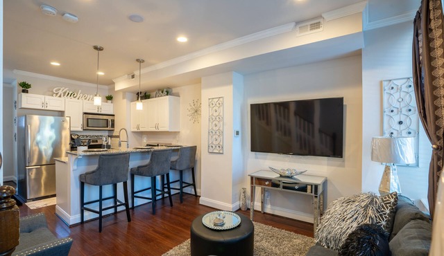 Top-Tier /12 ppl /Park Free /5 mins-Harbor /Events/Pets