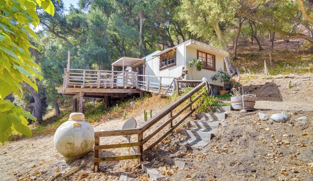 Topanga Canyon Rustic Treetop Trailer on 16 Acres!