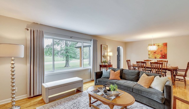 Topeka Farmhouse Hideaway: 5 Mi to Downtown!