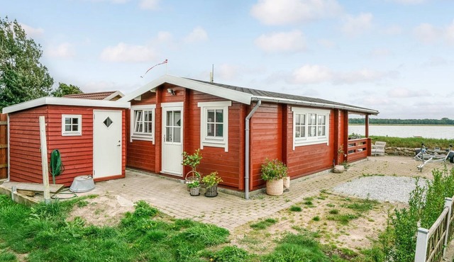 "Topi" - 15m from the sea by Interhome