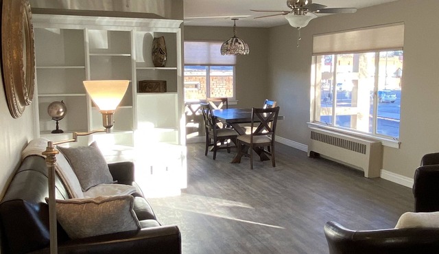 Toponis Place Full Kitchen 2 Bedroom 1 Bath Downtown Apartment