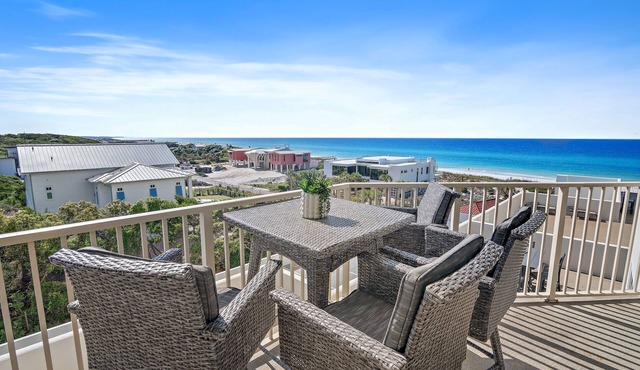 Tops'l Resort Beach Manor Ocean Blue Chic Condo! Beachfront with private beach!