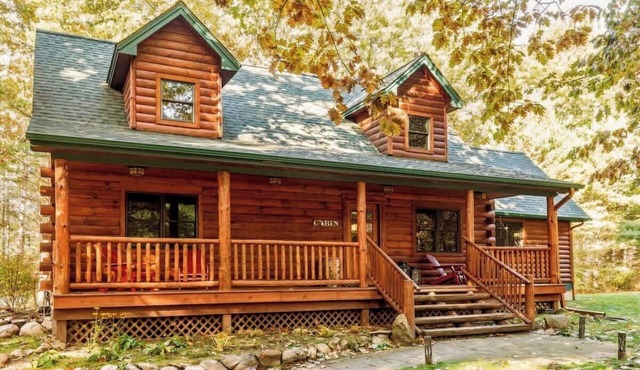 Torch Lake Adventure Cabin Near Bellaire