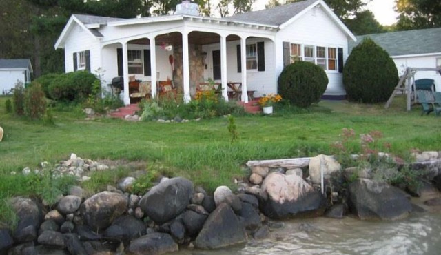 Torch Lake Dream Cottage
