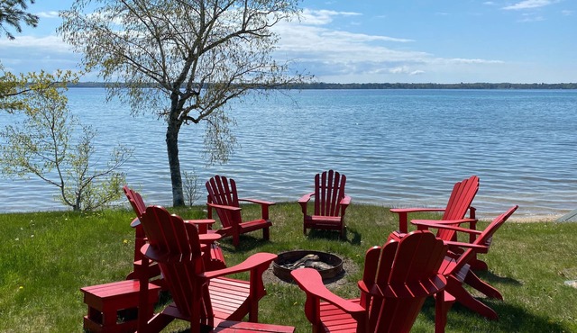 Torch Lake Family Friendly Lakefront Home - Prime Summer Weeks Available