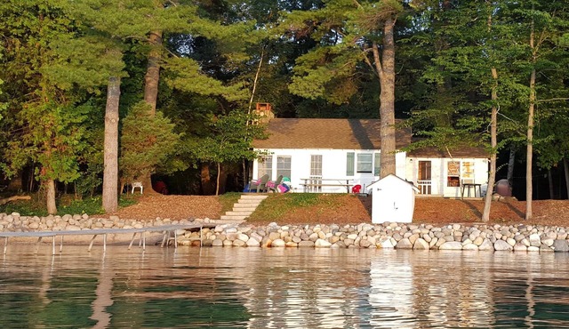 Torch Lake Waterfront Cottage