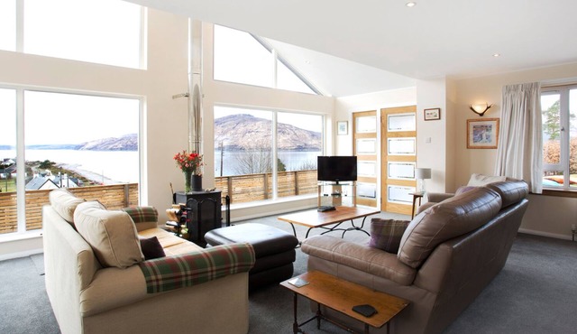 TORGORM, pet friendly, country holiday cottage in Glenelg