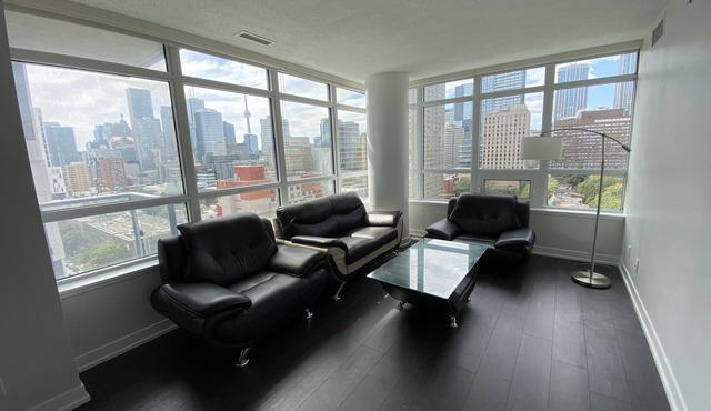 Toronto Downtown One Private Room in a 2B2B Condo Apartment For Female only