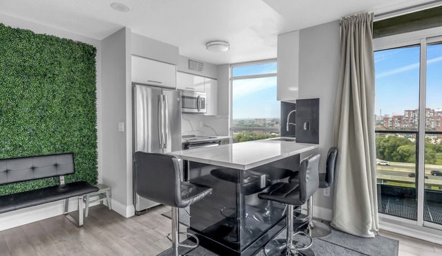 Toronto Waterfront Stay