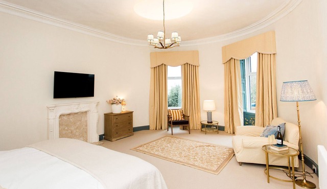 Torr House - All bedrooms - sleeps 2 guests in 7 bedrooms