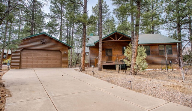 Torreon Cardinal Landing Cabin With Party Garage