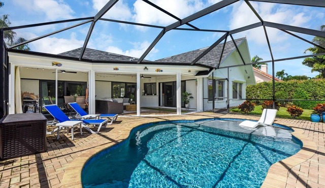 TORREY PINES - Single Family Pool Home in Lely Country Club