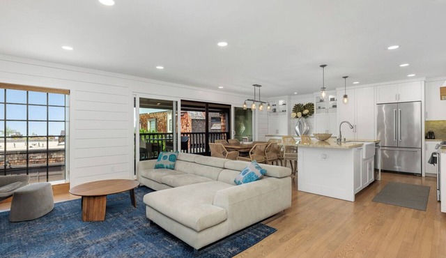 Torrey View Hideaway - Pet-Friendly Del Mar Rental with Ocean Views & A/C