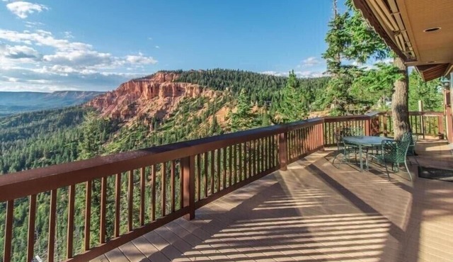 Torrey’s Getaway, 2 bed, 2 bath in the heart of Dixie National Forest.