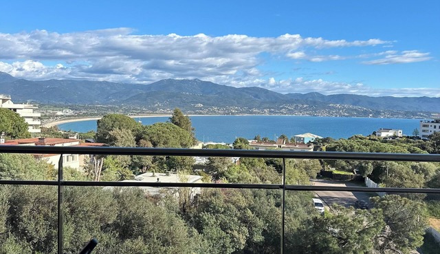 Torriciola location Genovese apartment sea view