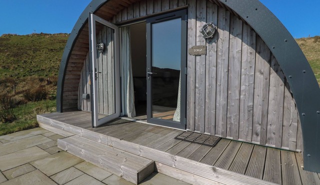 TORSA, pet friendly, with a garden in Cullipool, Isle Of Luing