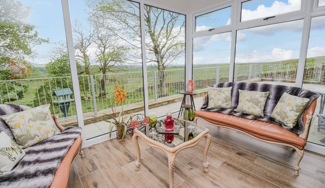 TORTIES COTTAGE, character holiday cottage in West Hall