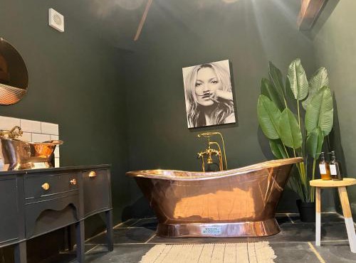 Torworth - 1 Bed Barn - Sleeps 3 - Hot Tub