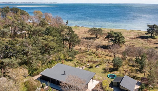 "Toska" - 100m to the fjord by Interhome